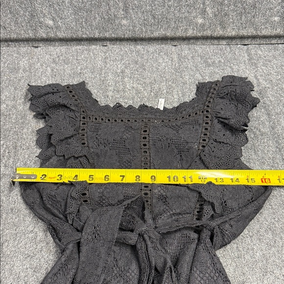 Elegant Black Lace Mini Dress - Picture 4 of 5